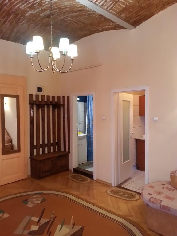 Brasov Apartment In Historic Center Bilik gambar