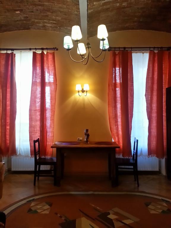 Brasov Apartment In Historic Center Bilik gambar